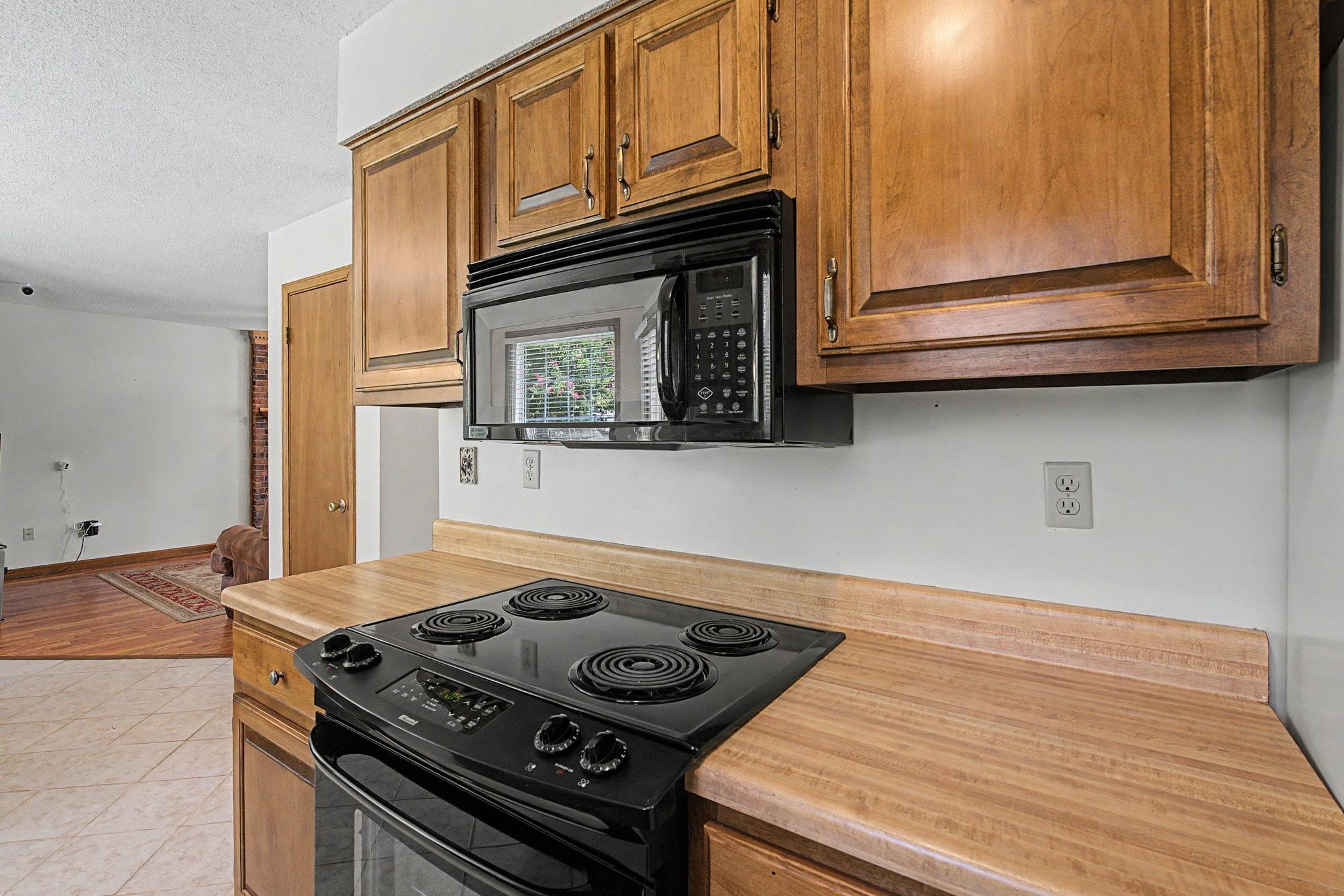 6949 DANEMAN DR
