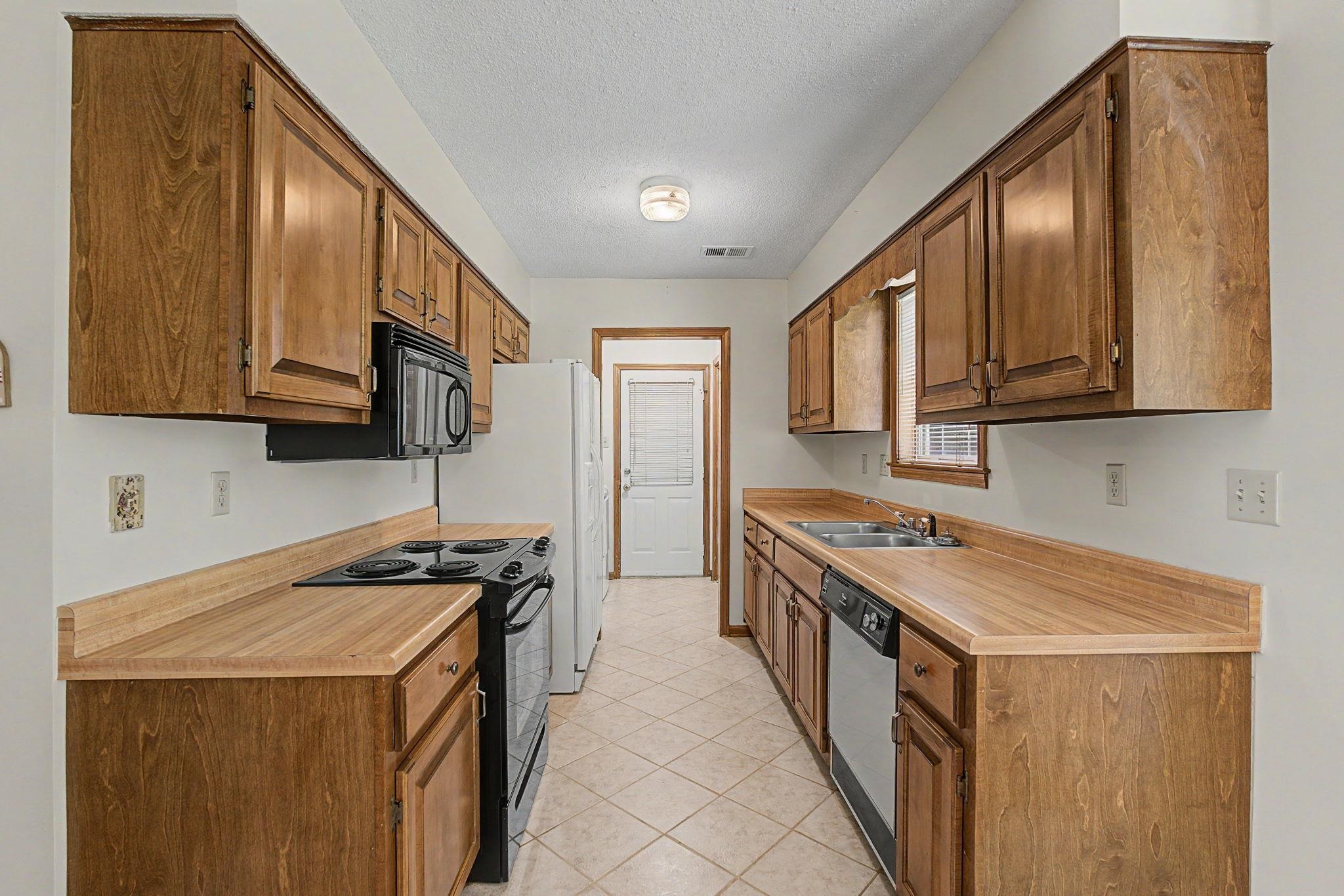 6949 DANEMAN DR