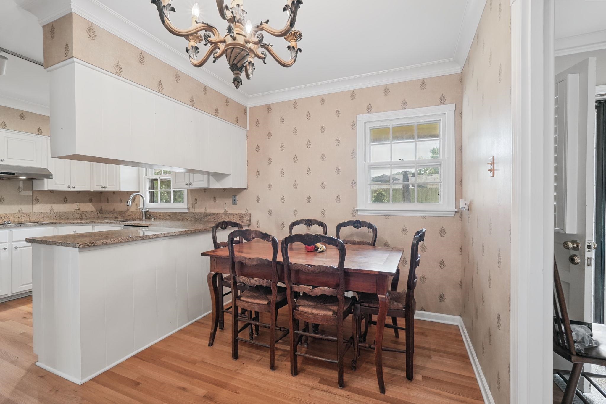 5233 MARY STARNES DR