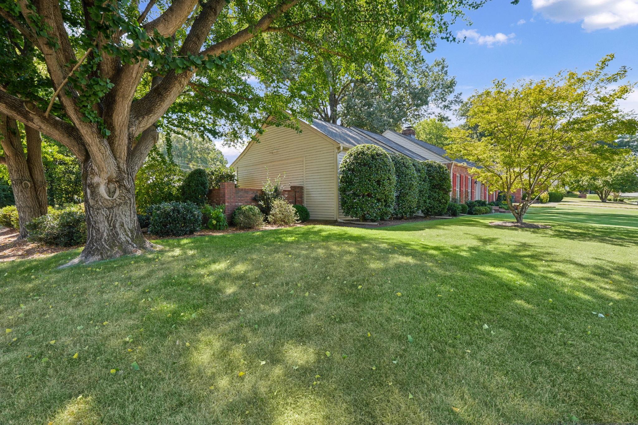 5233 MARY STARNES DR
