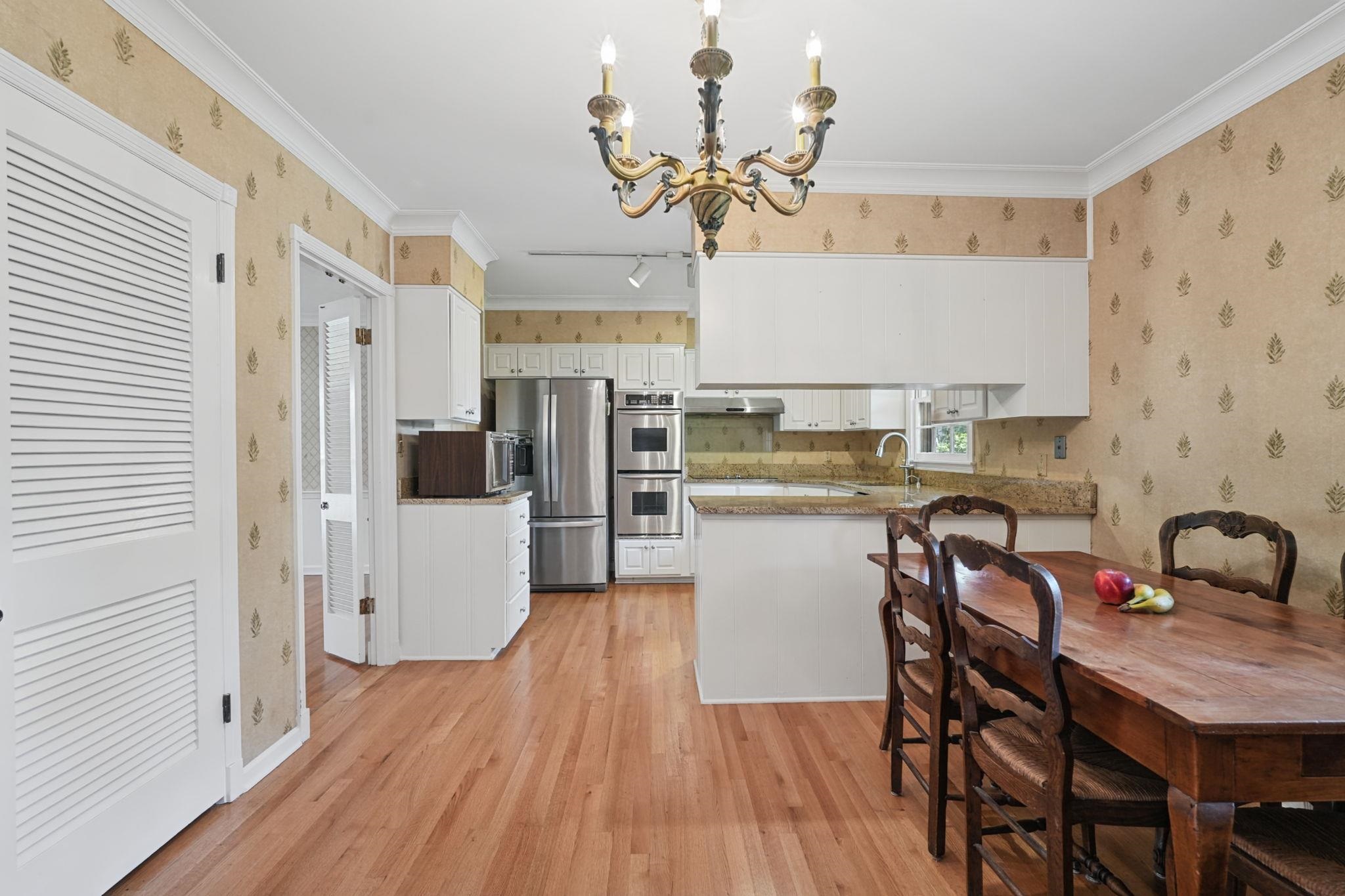 5233 MARY STARNES DR