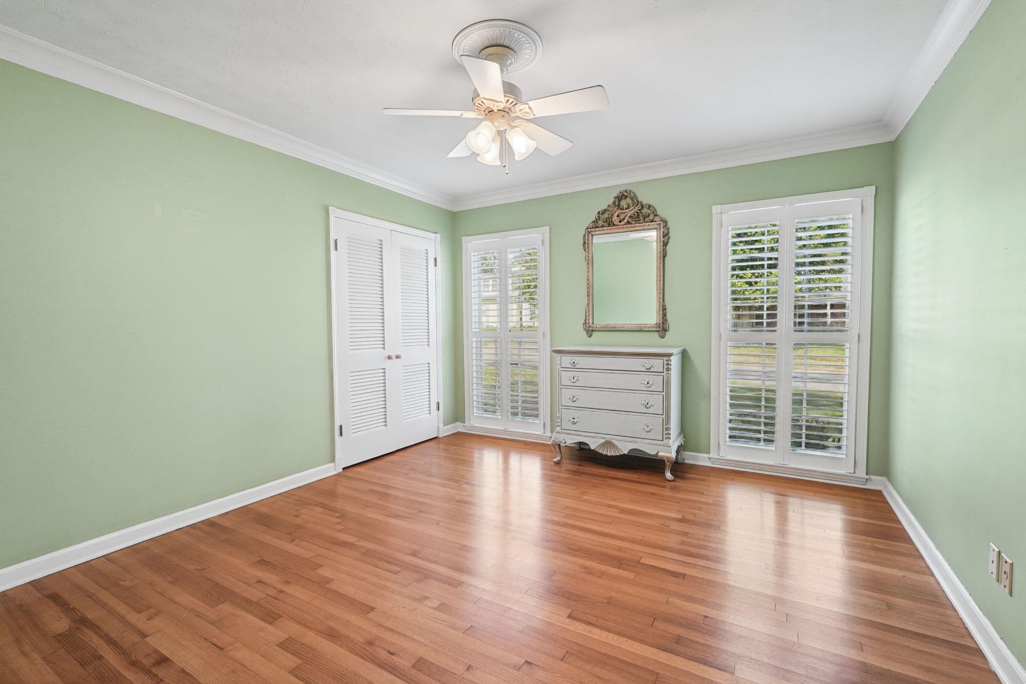 5233 MARY STARNES DR