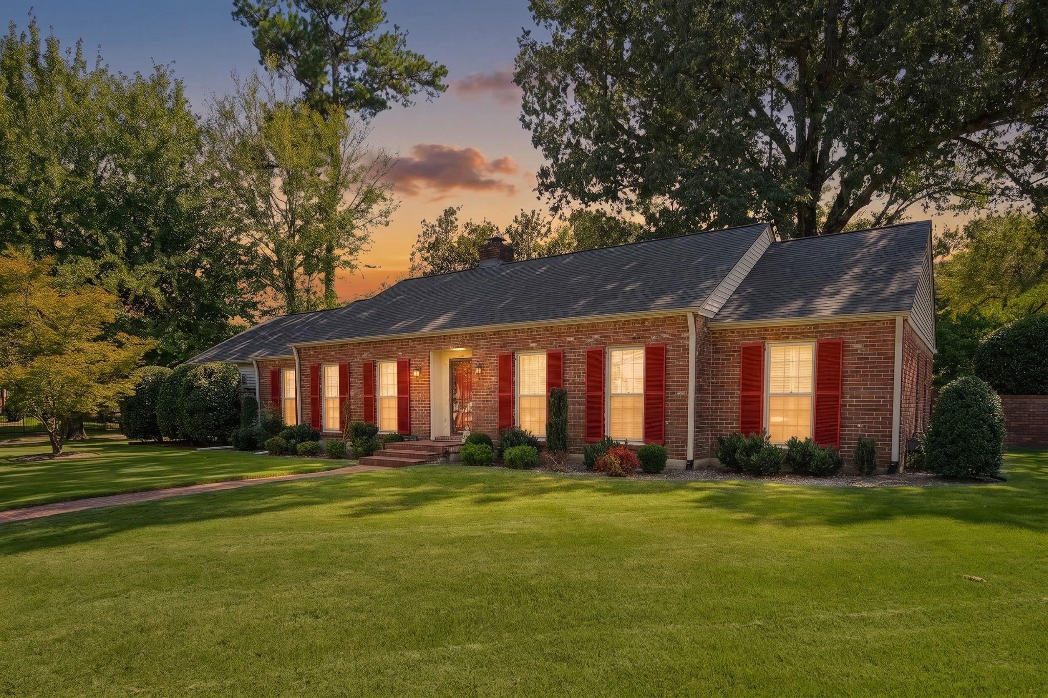 5233 MARY STARNES DR