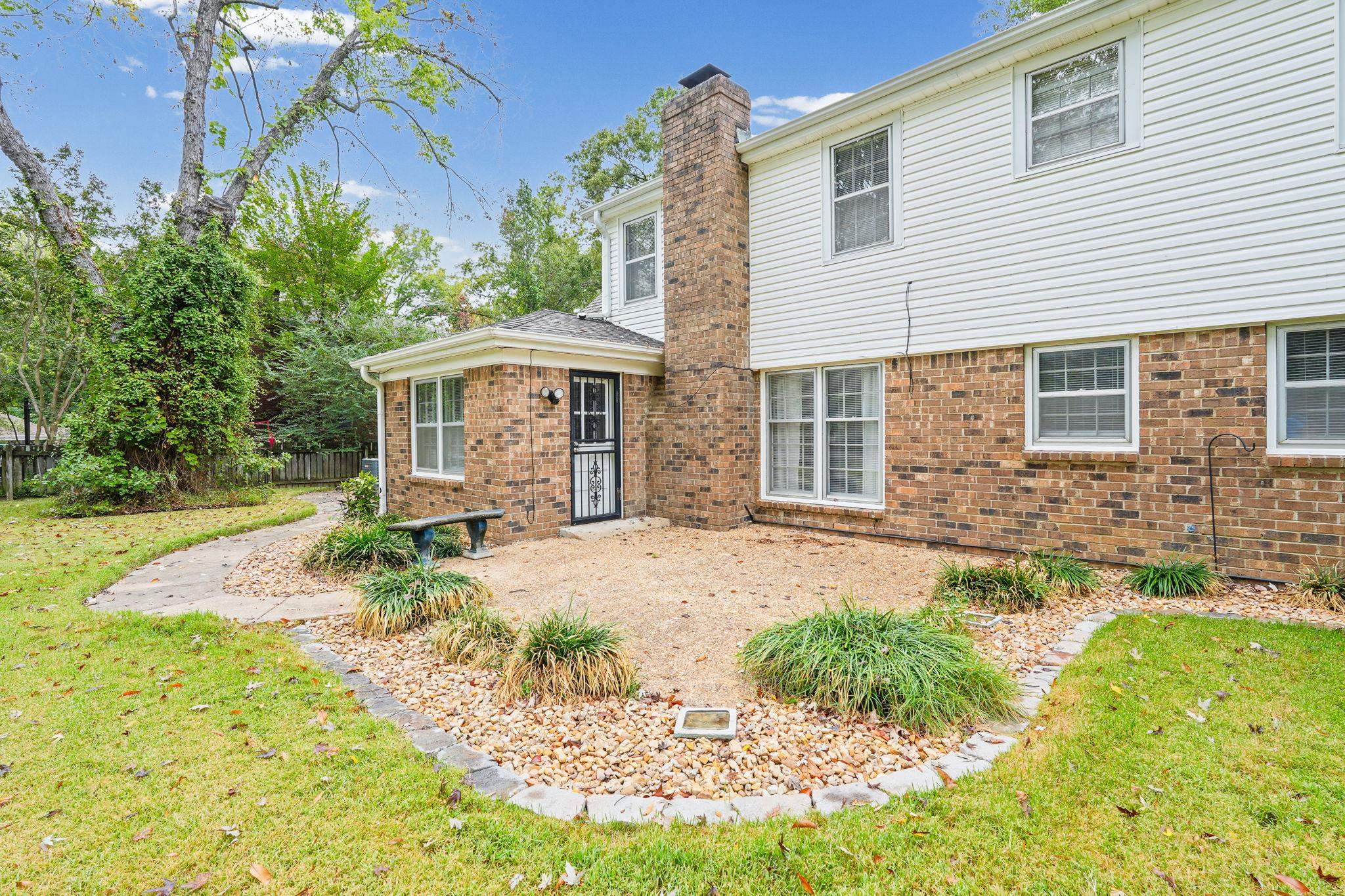 2531 MIMOSA TREE DR
