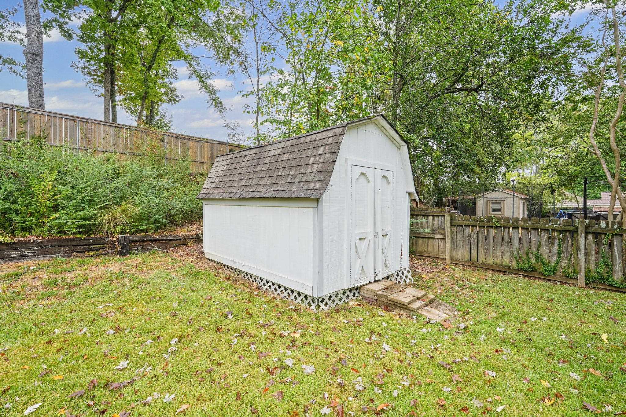 2531 MIMOSA TREE DR
