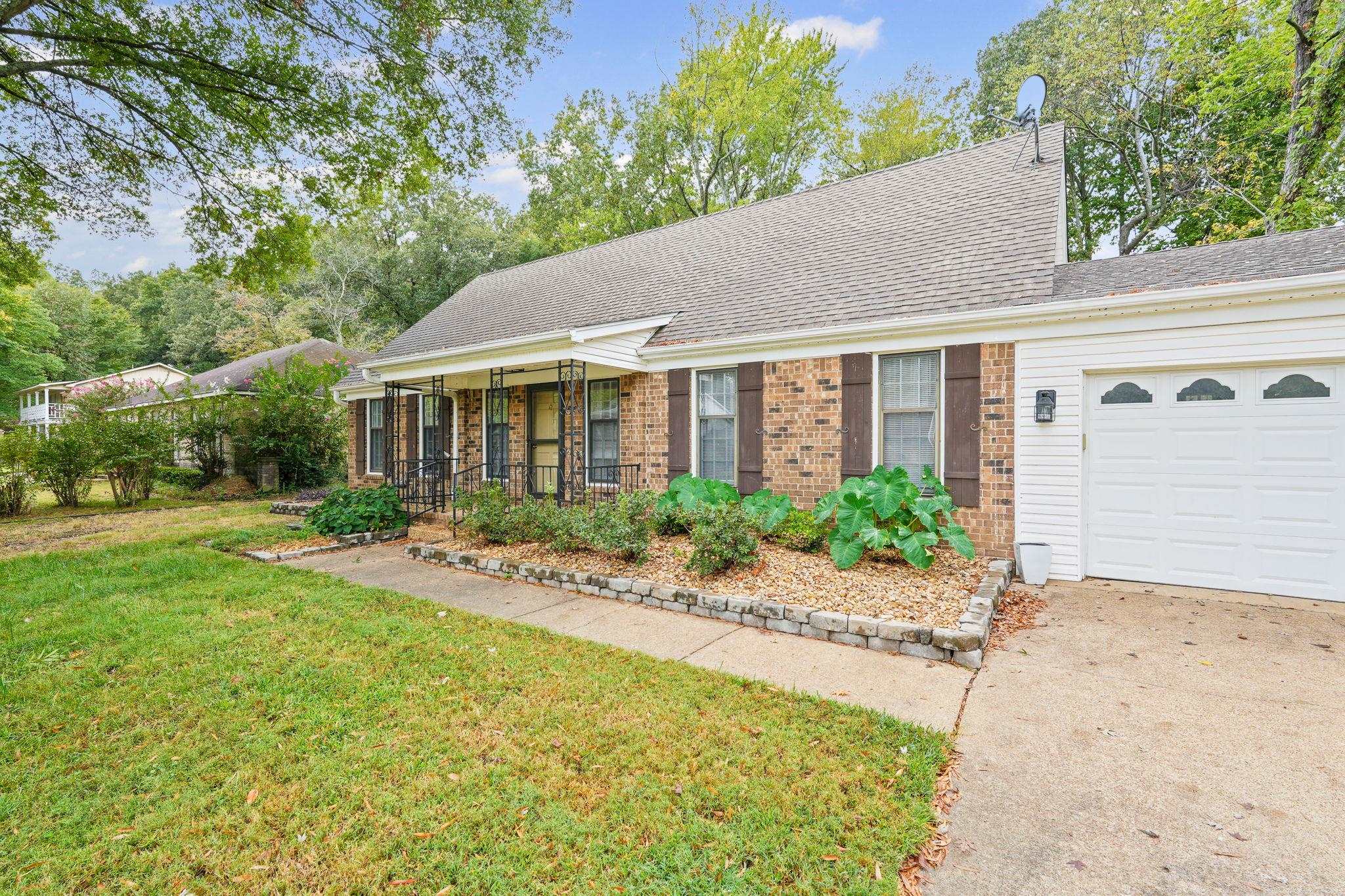 2531 MIMOSA TREE DR