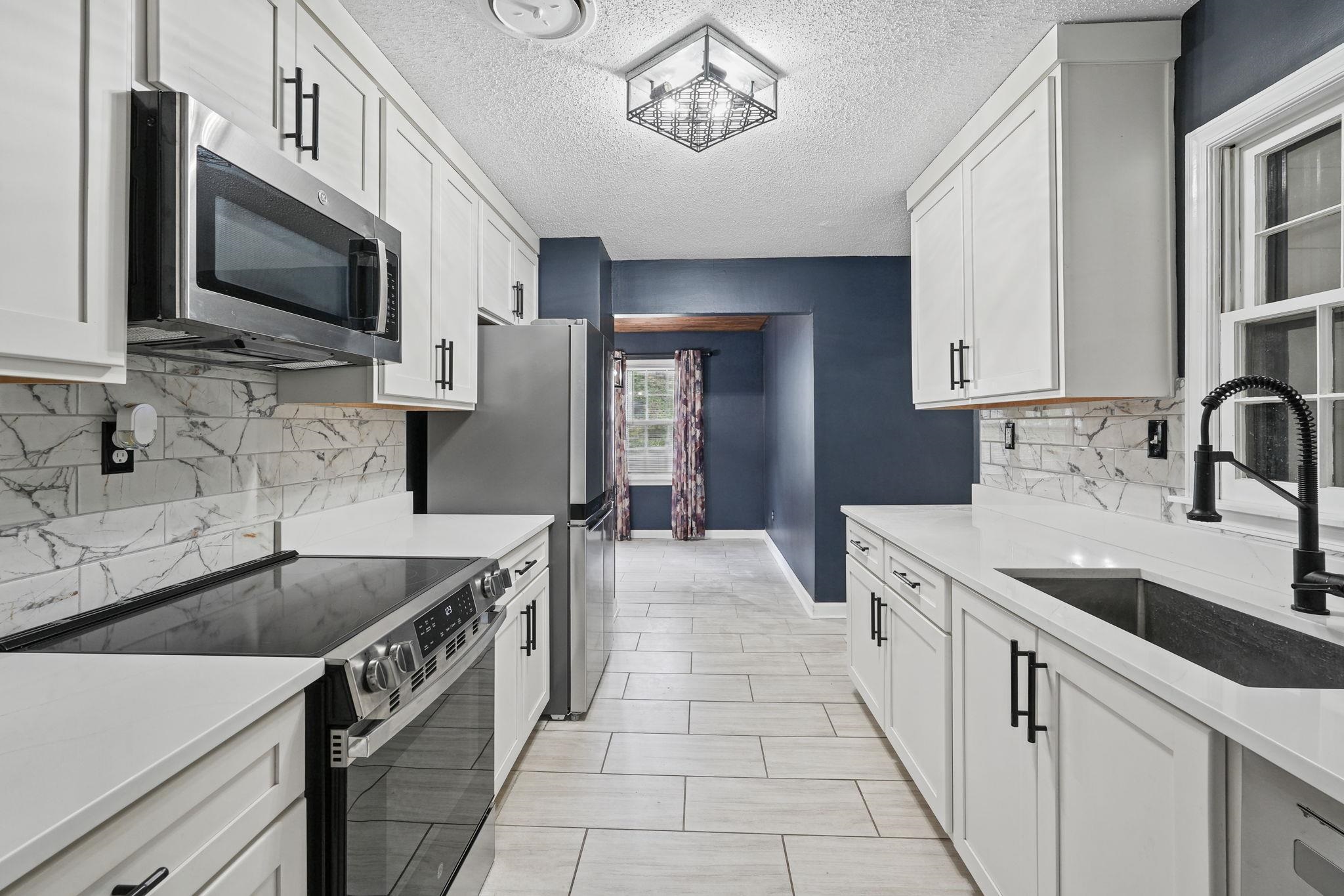 2531 MIMOSA TREE DR