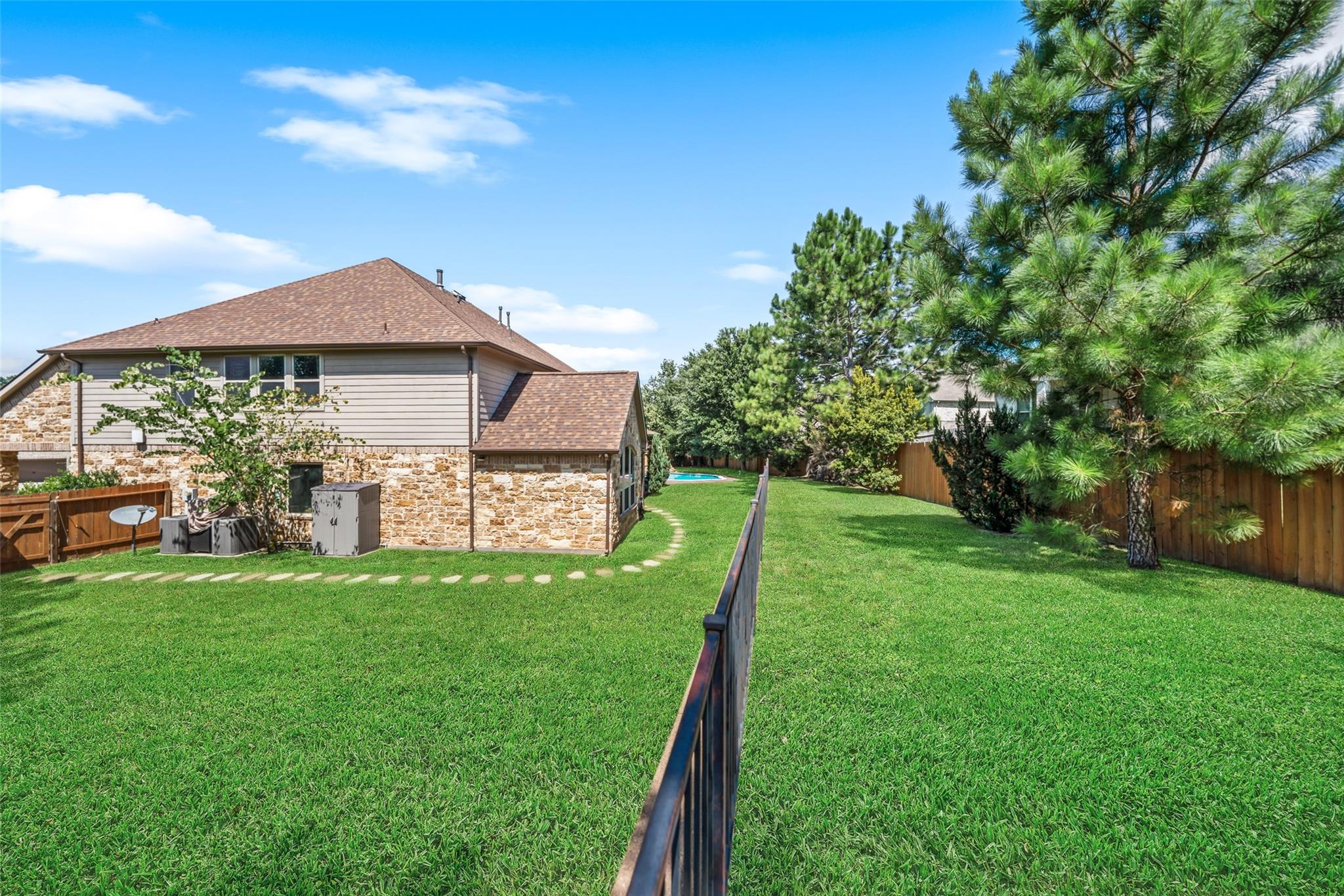 1804 Graystone Hills Court