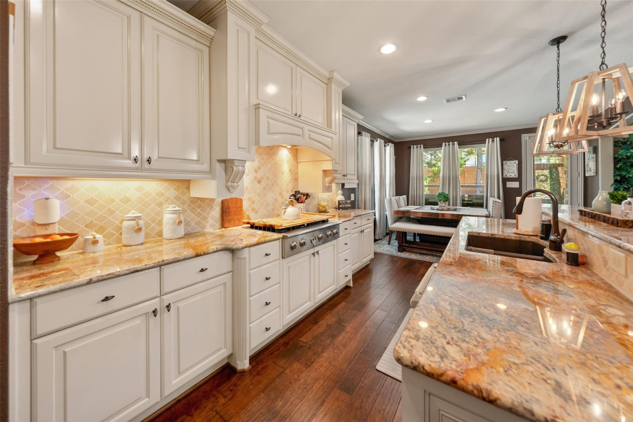 1804 Graystone Hills Court