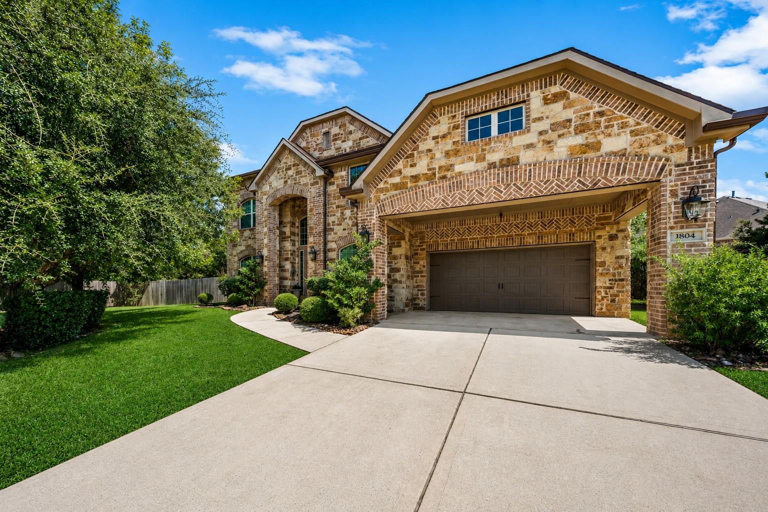 1804 Graystone Hills Court