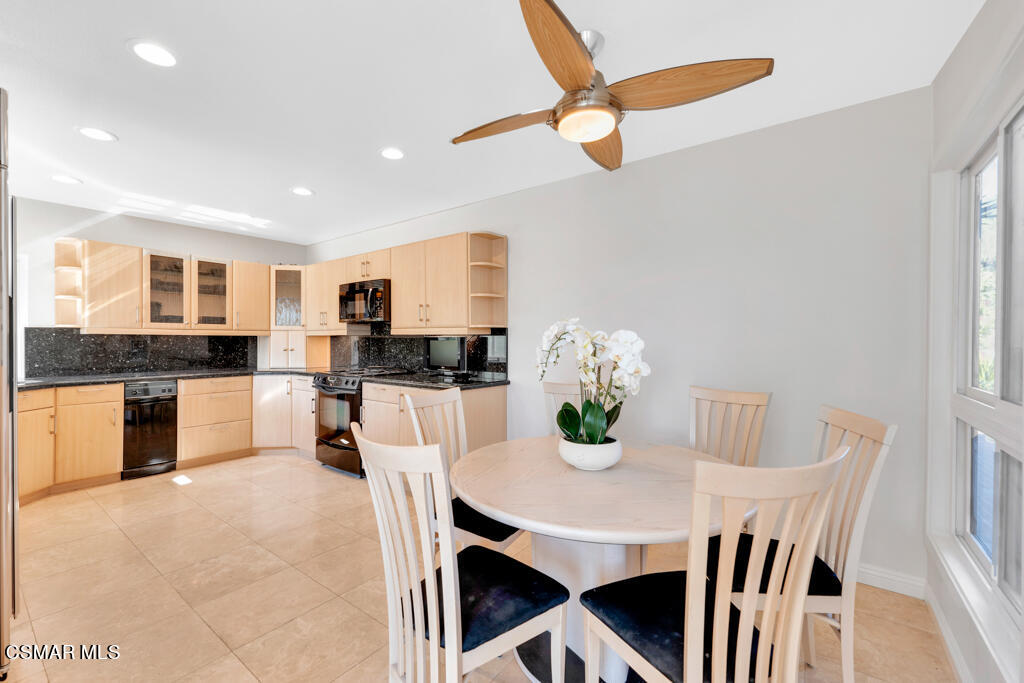 23275 Park Ensenada
