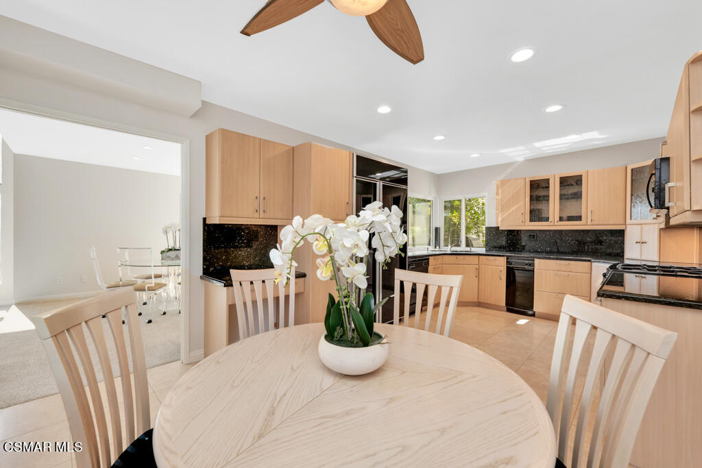 23275 Park Ensenada