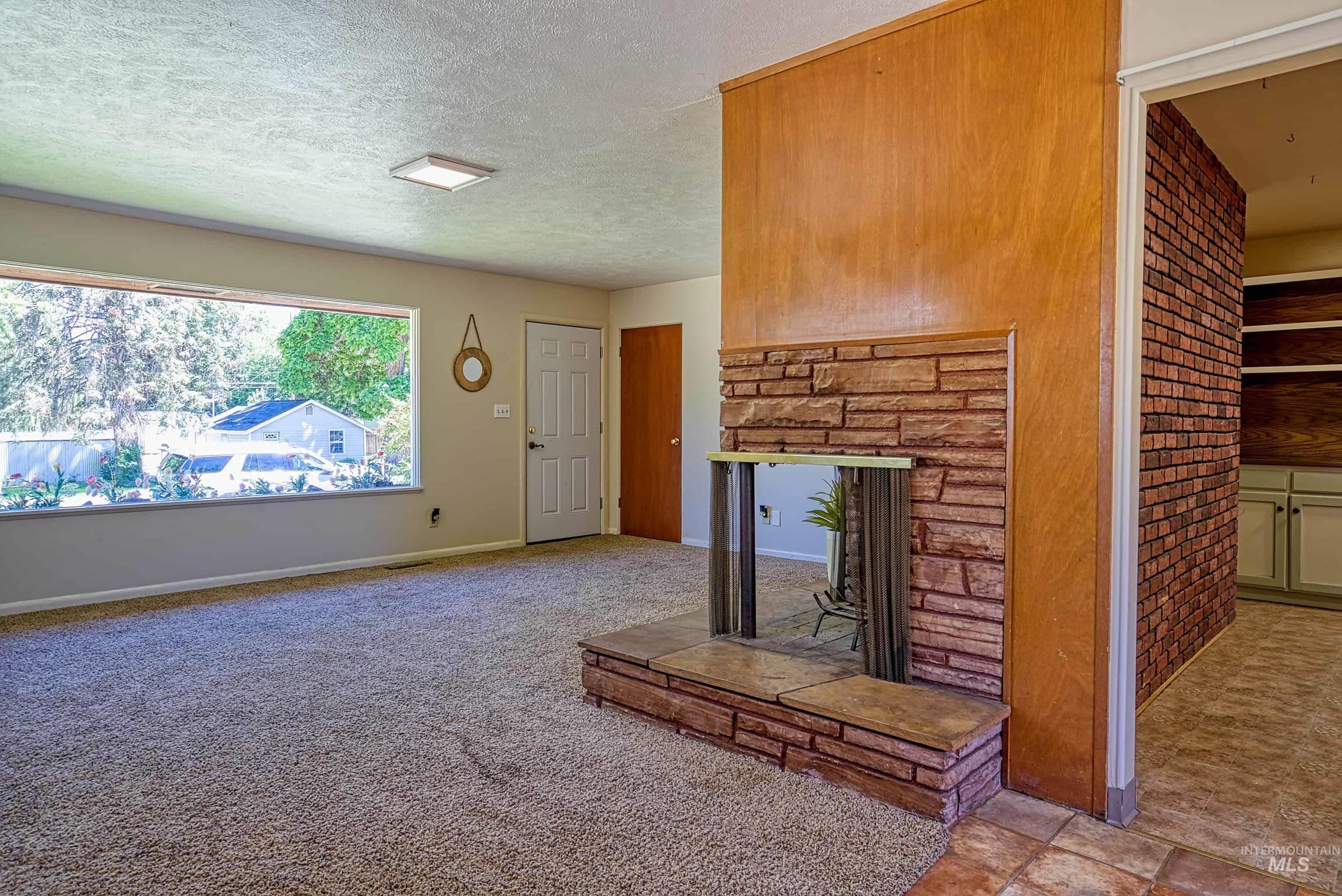 2034 Center Ave