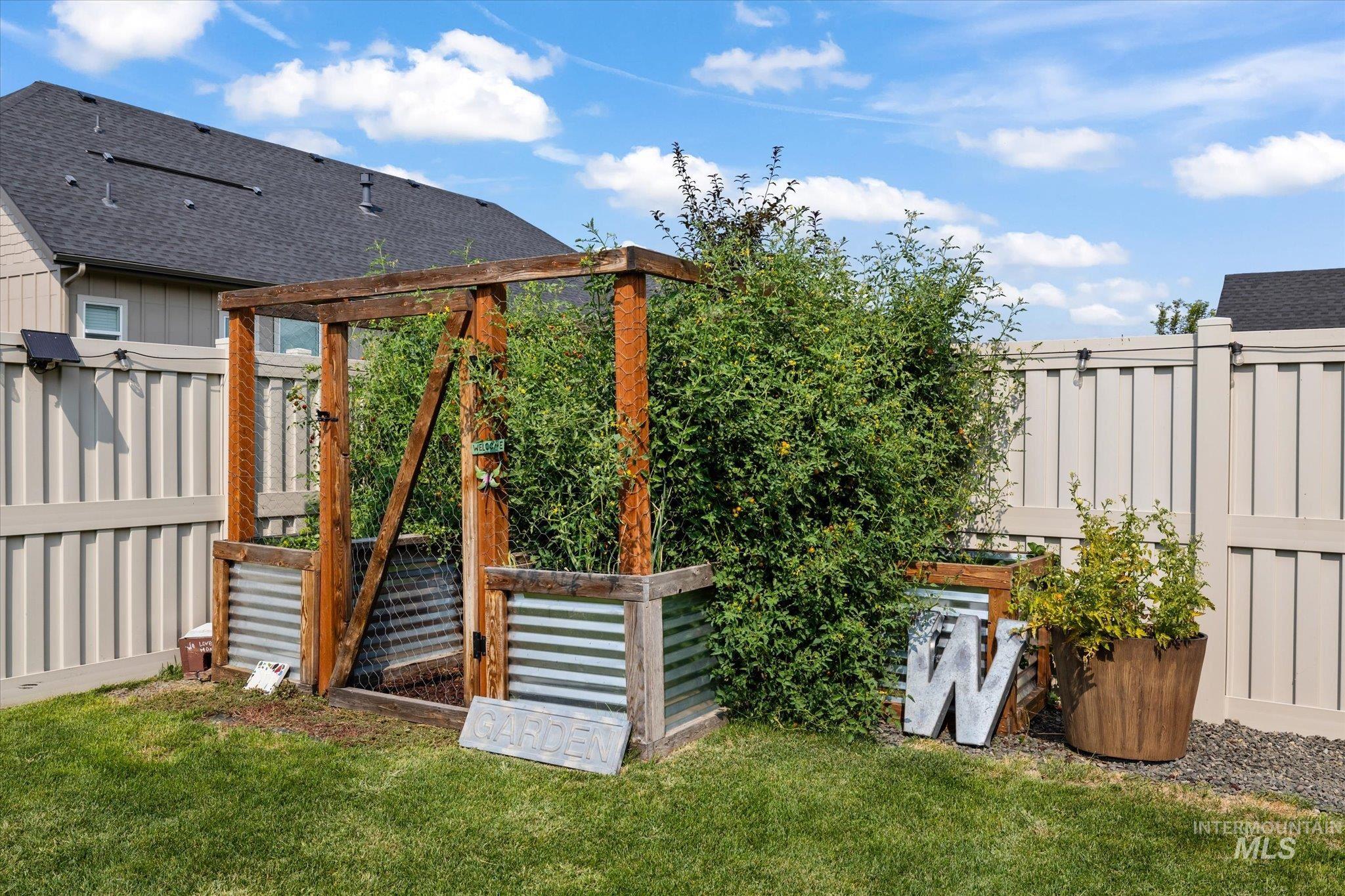 1699 Shoal Point Ave