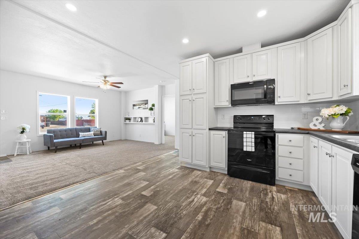 321 Avenue C