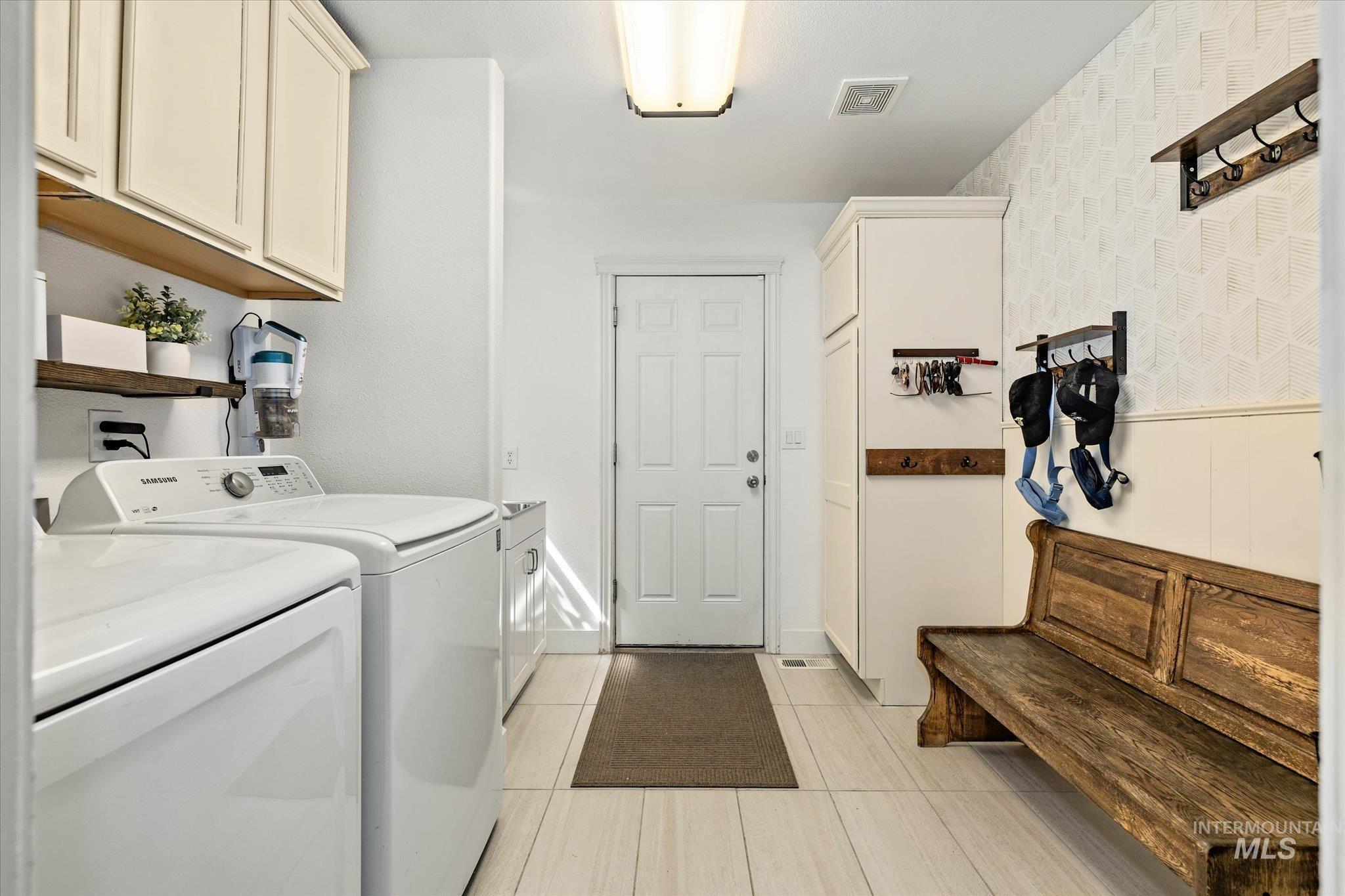 366 S Kestrel Place