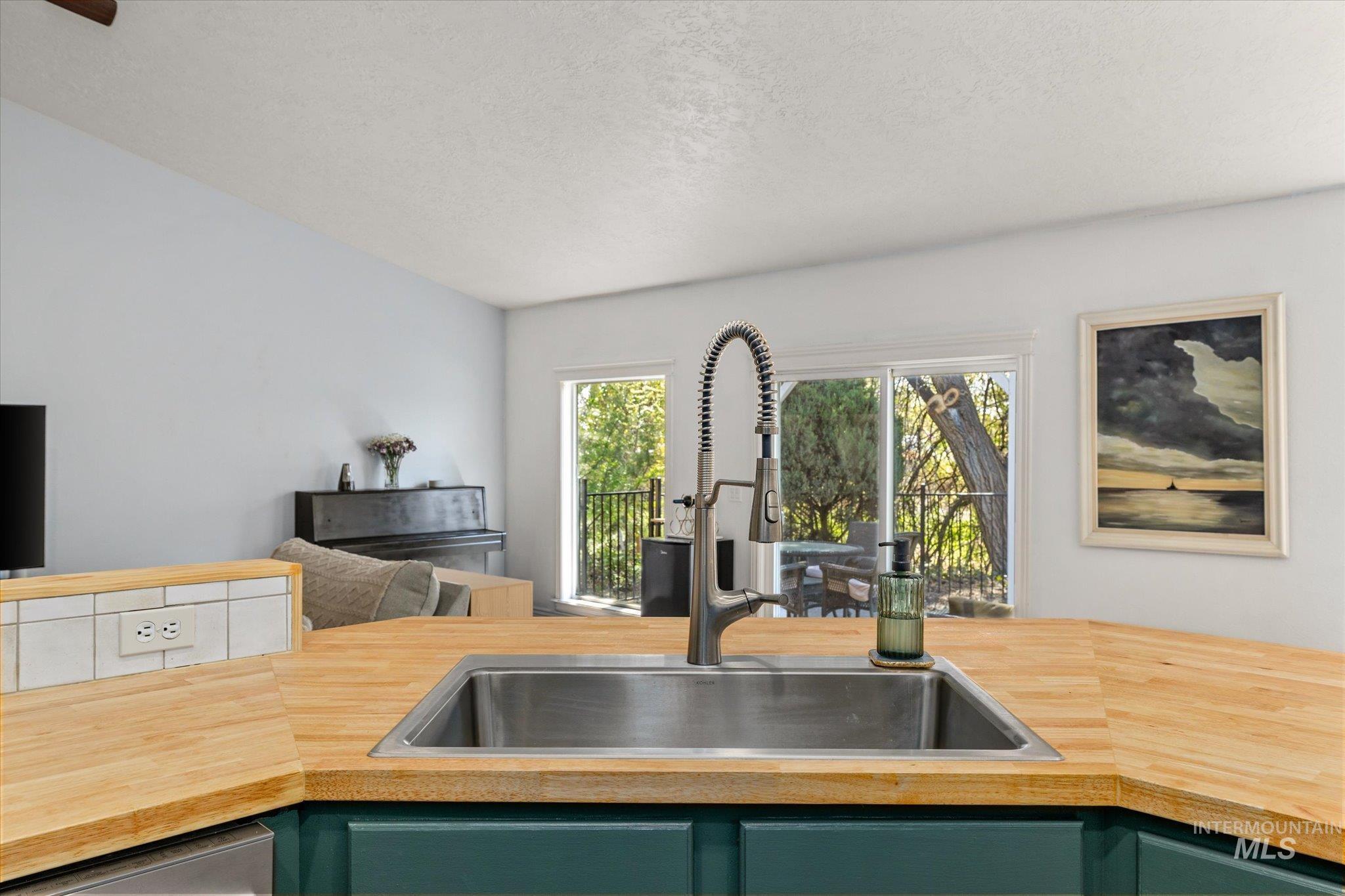 366 S Kestrel Place