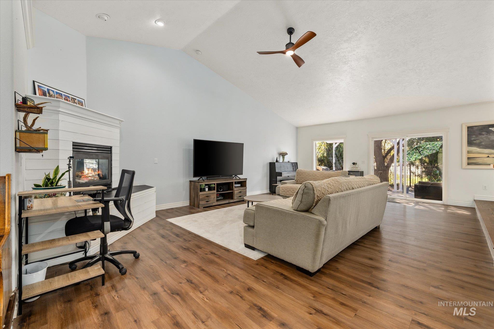 366 S Kestrel Place