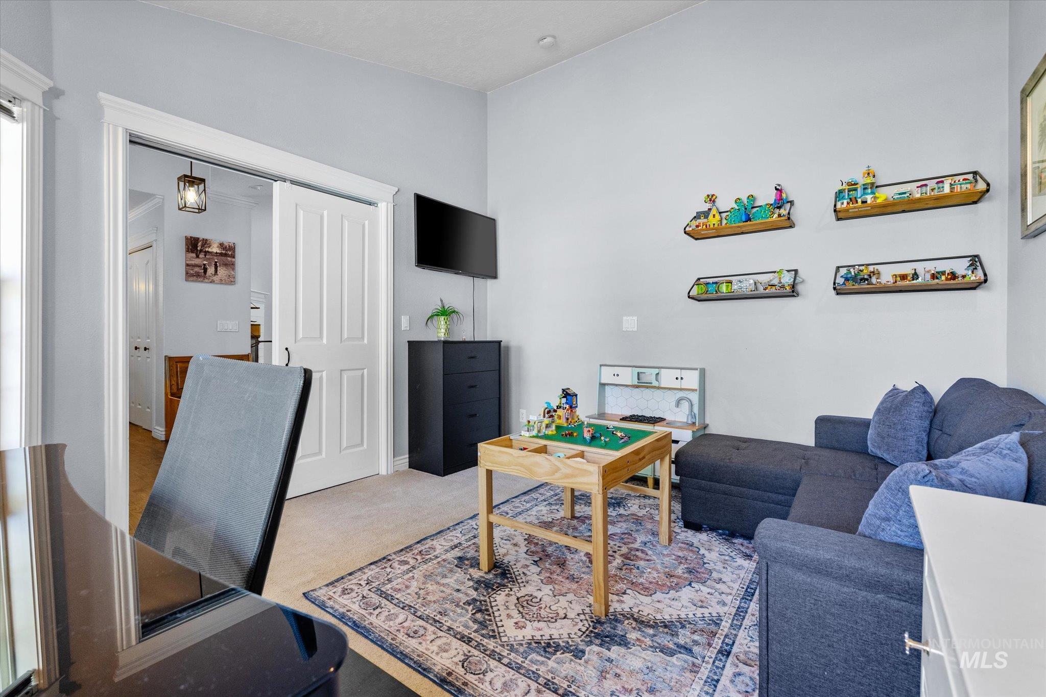 366 S Kestrel Place