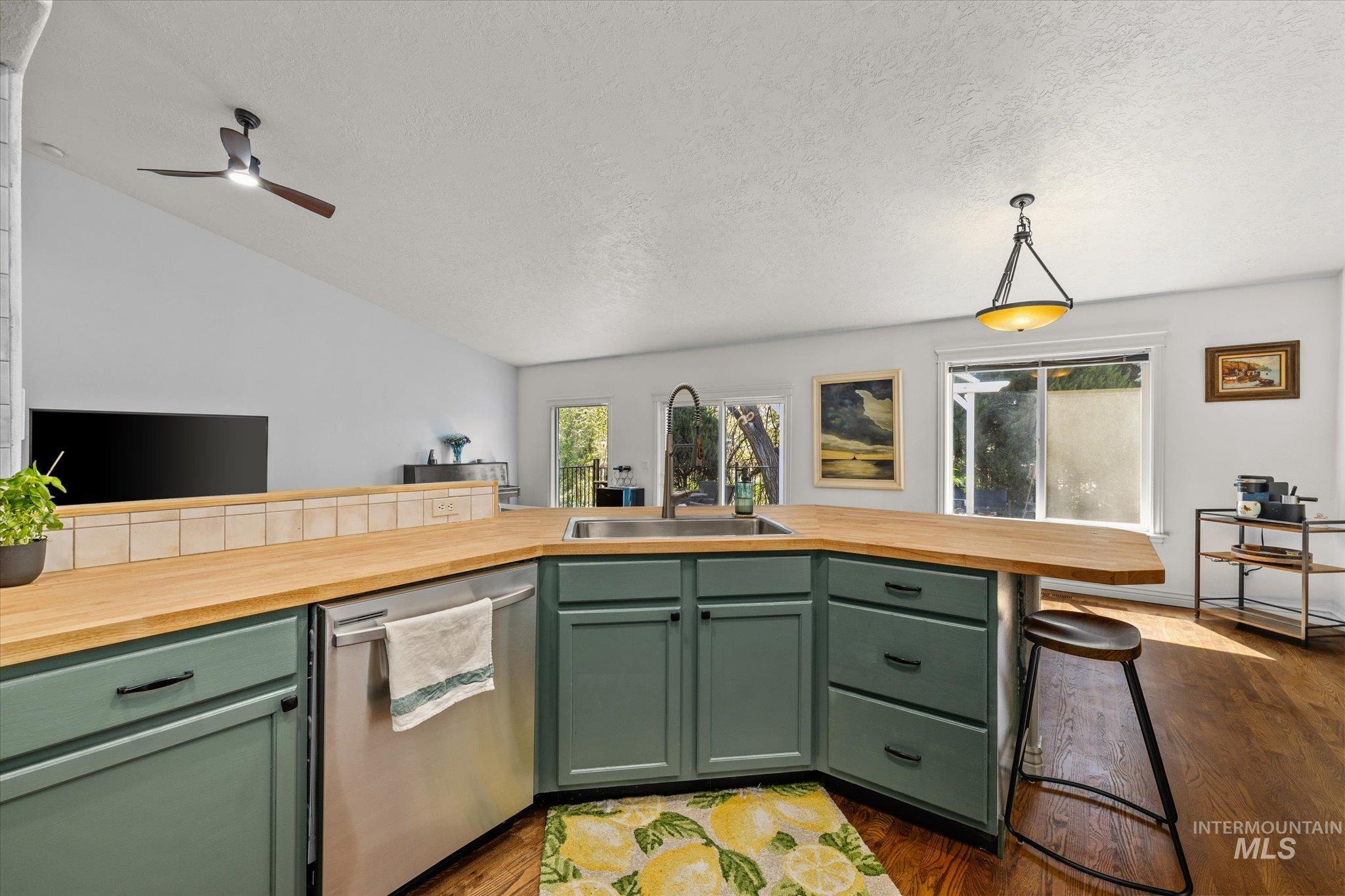 366 S Kestrel Place