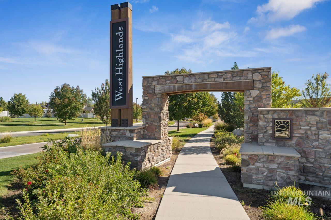 1136 Overland Trail St