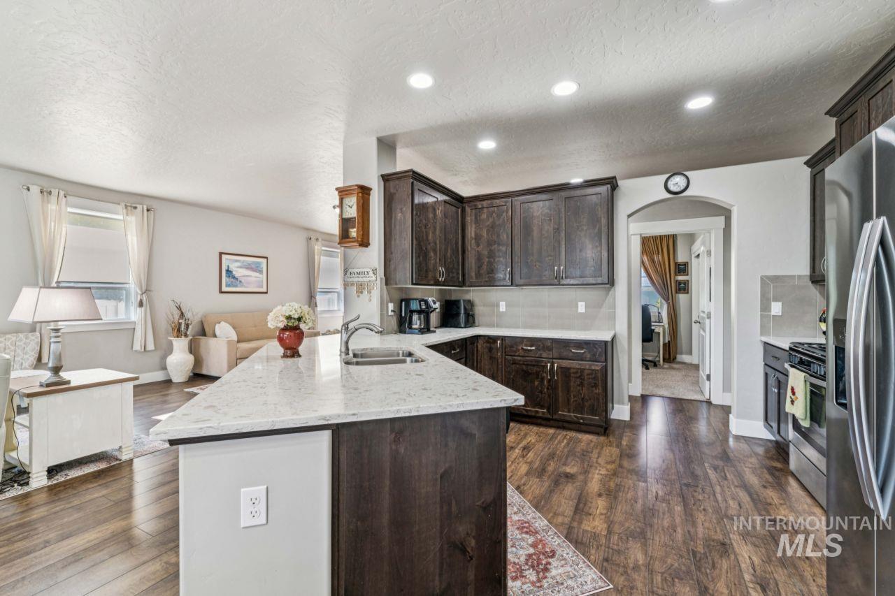 1136 Overland Trail St