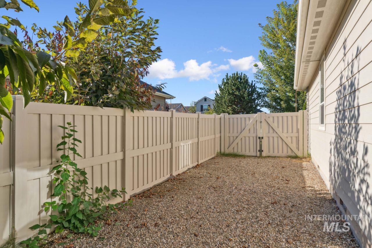 1136 Overland Trail St