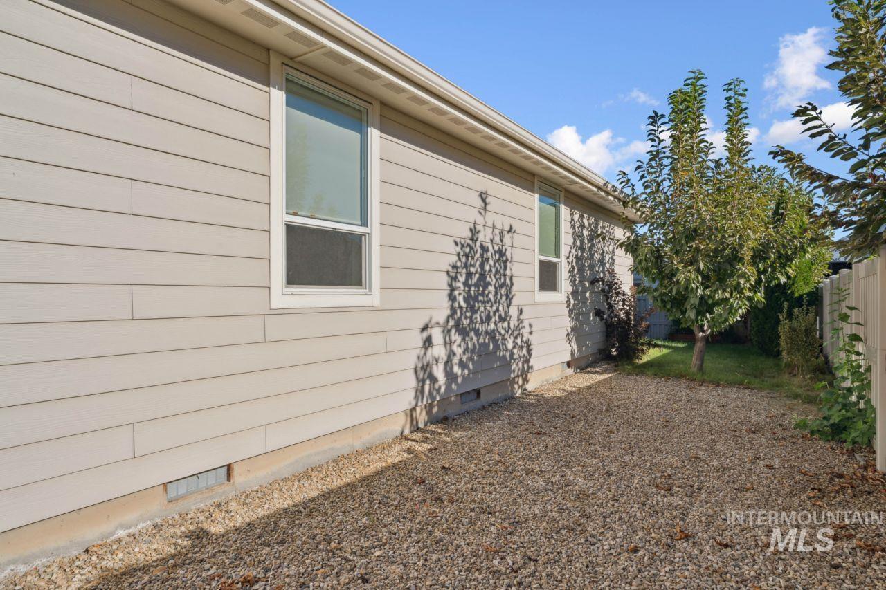 1136 Overland Trail St