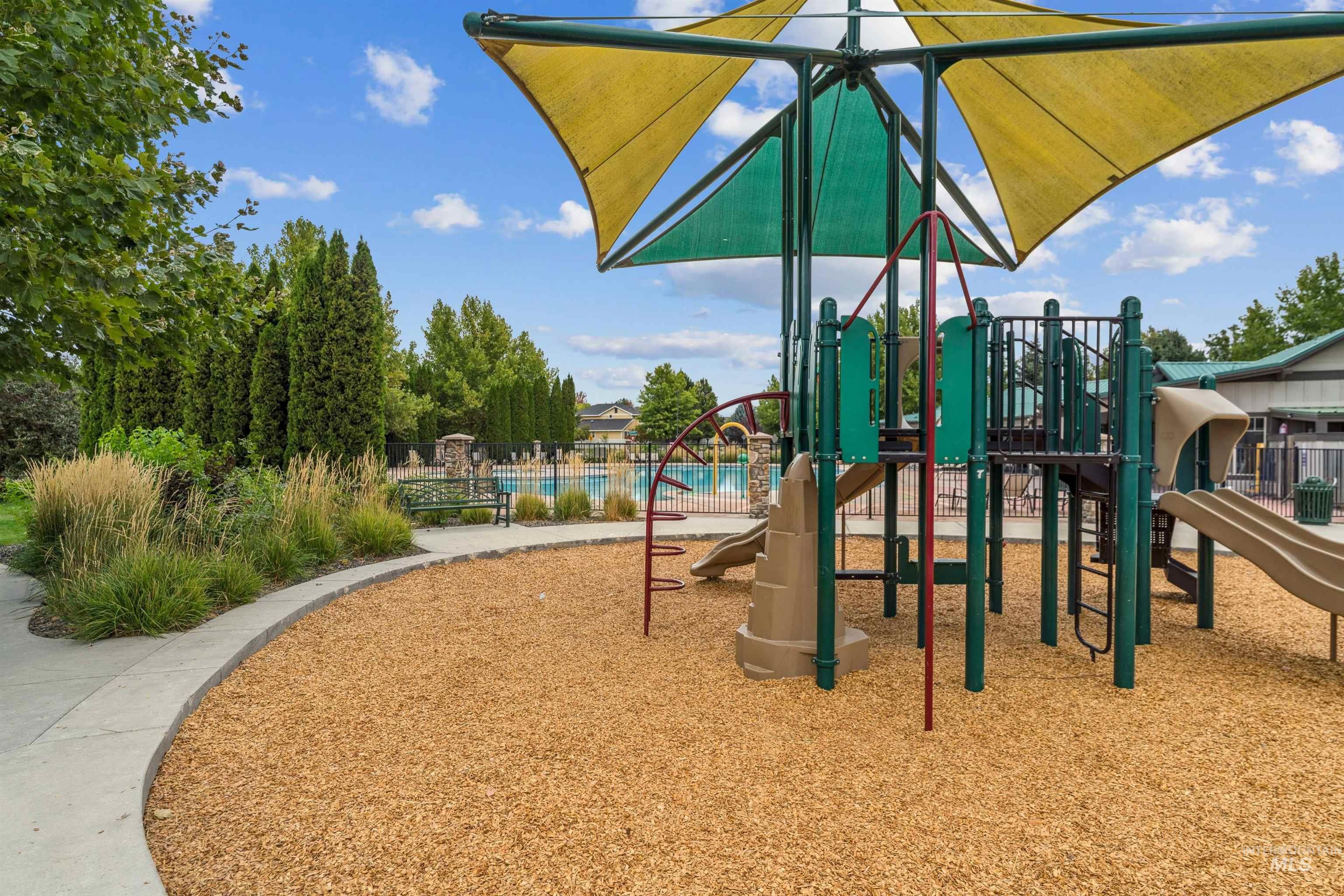 1136 Overland Trail St