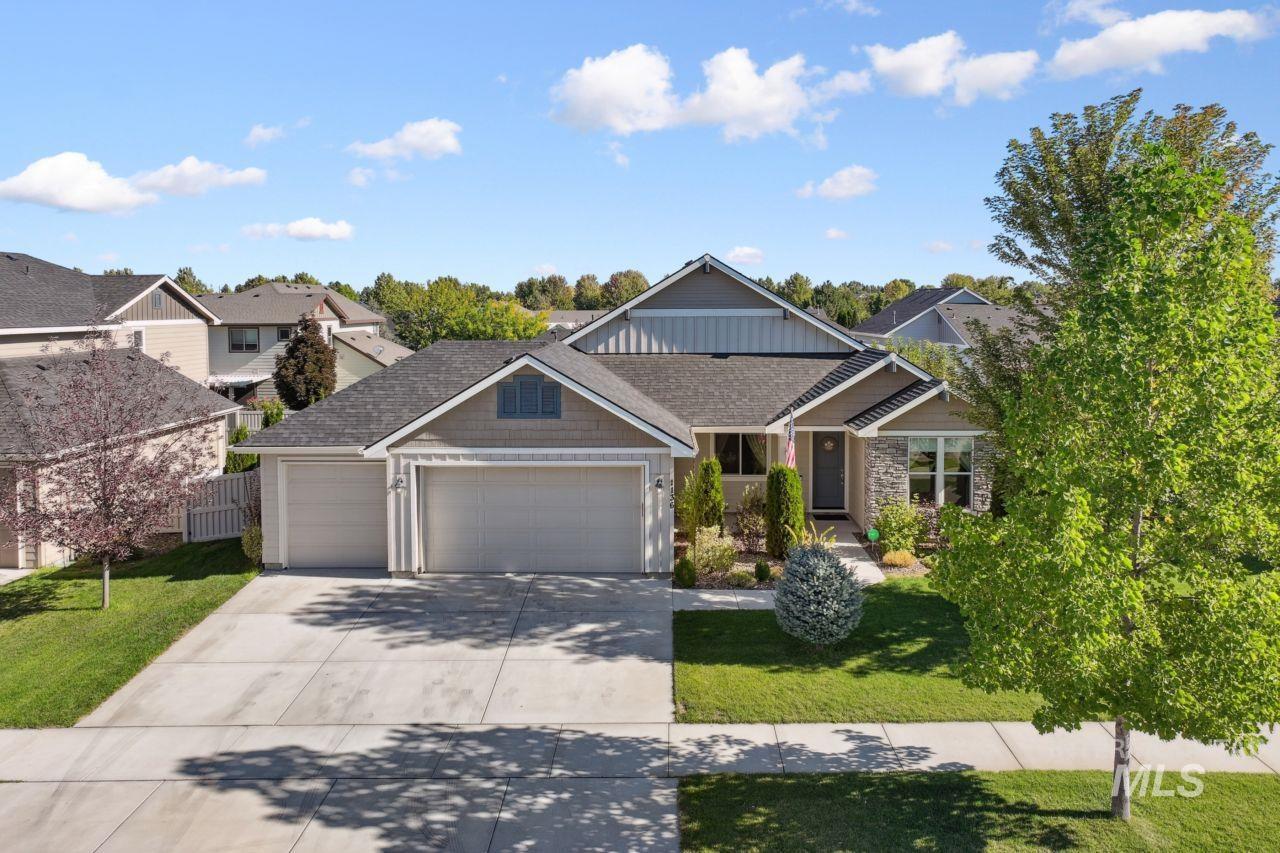 1136 Overland Trail St