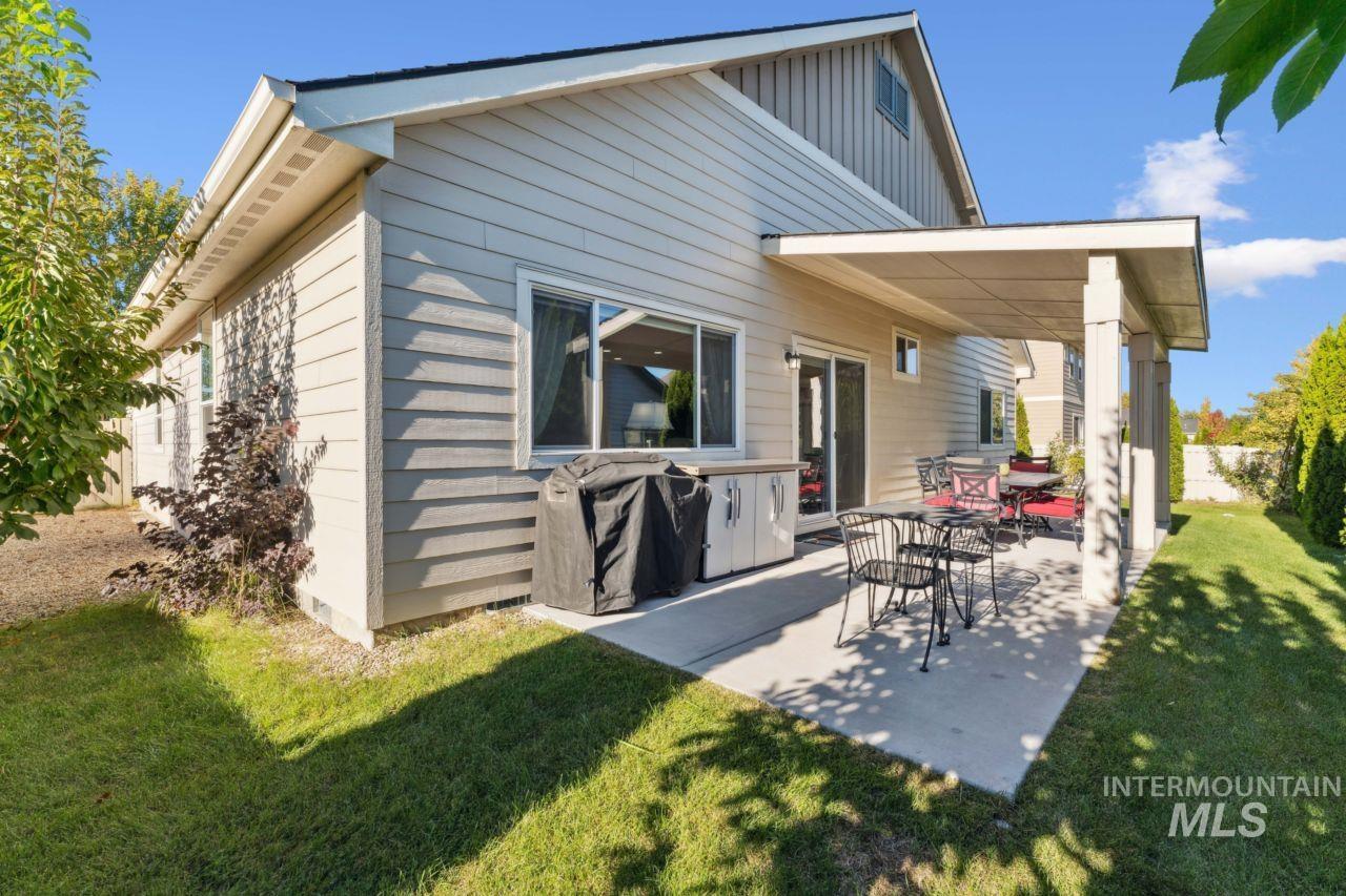 1136 Overland Trail St