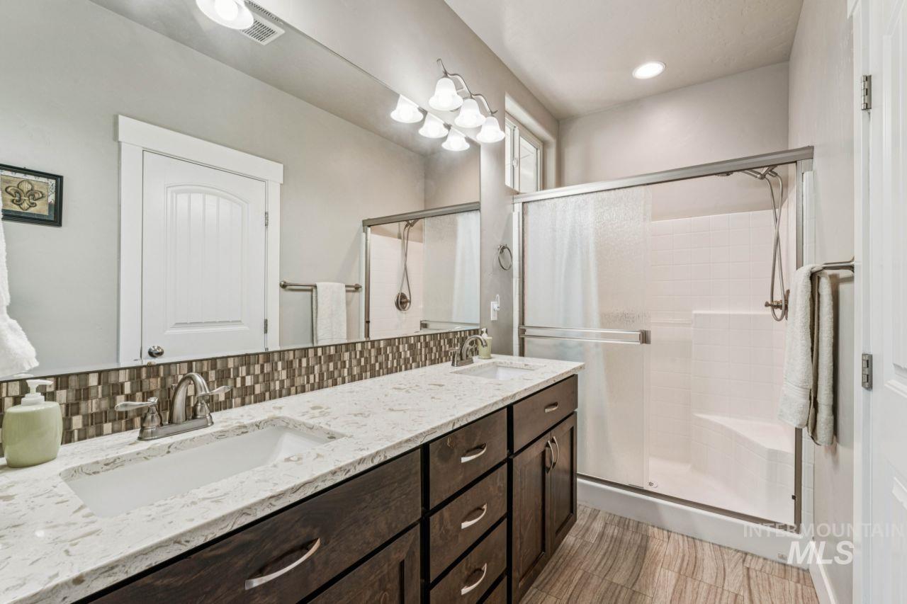 1136 Overland Trail St