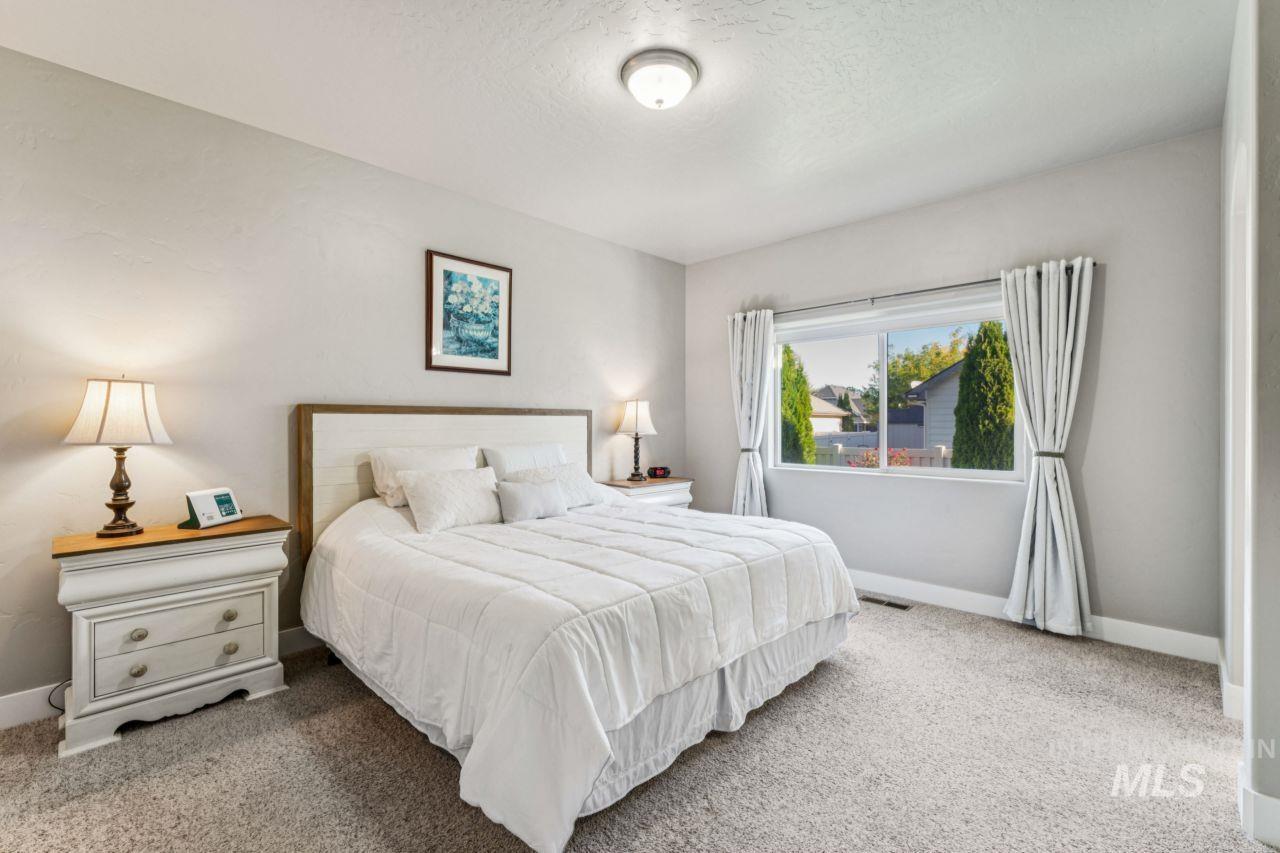 1136 Overland Trail St