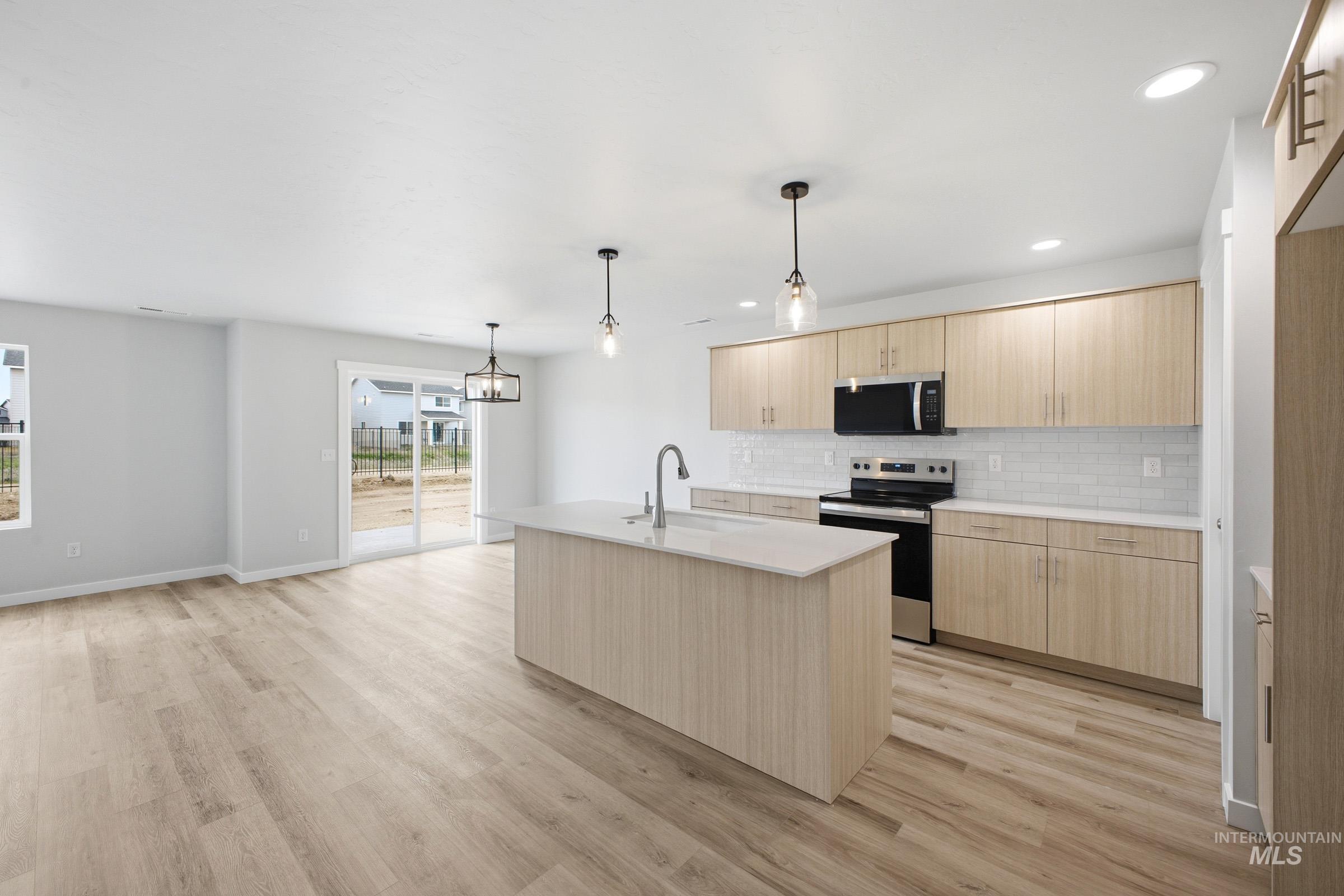 1500 W Braden Dr