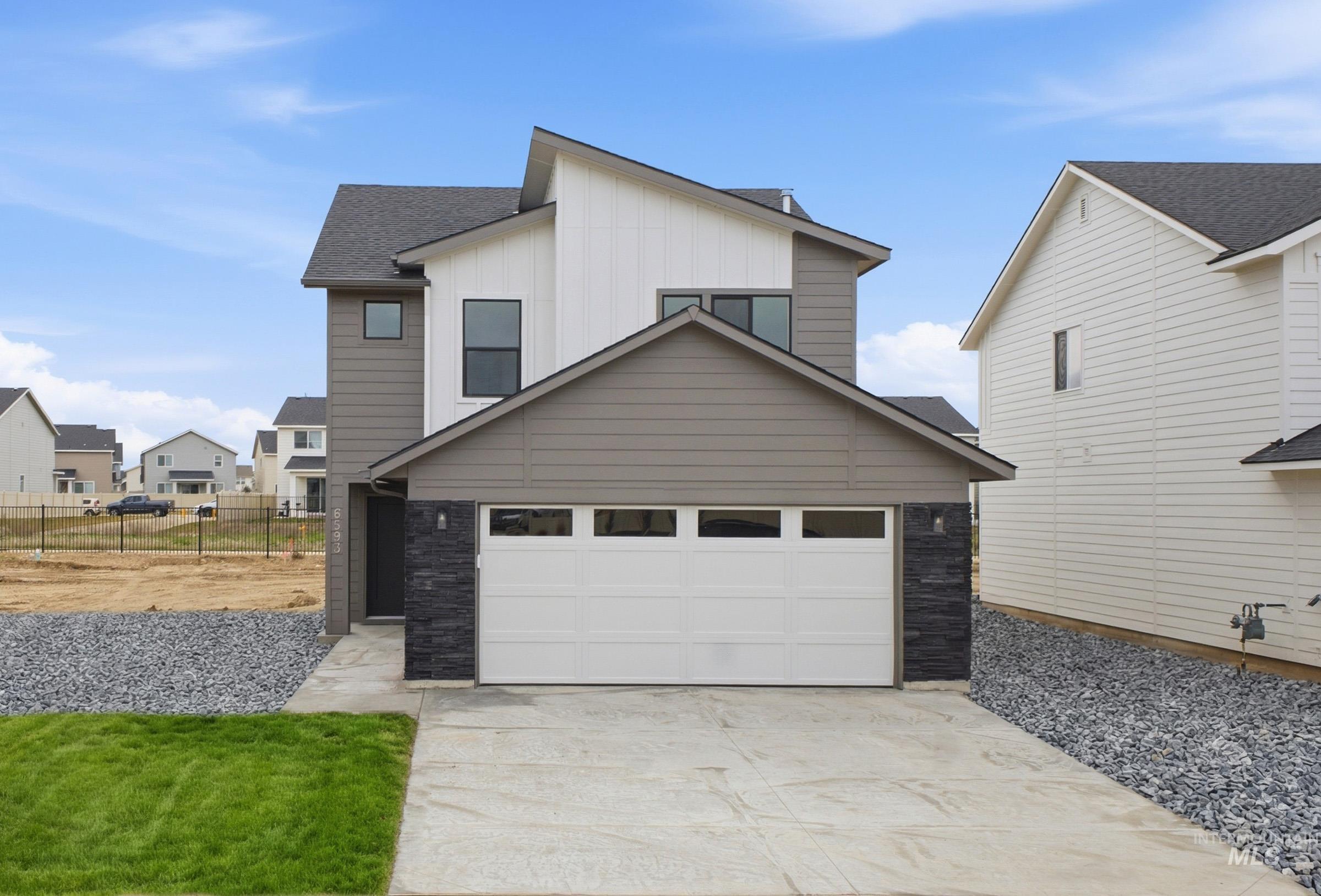 1500 W Braden Dr