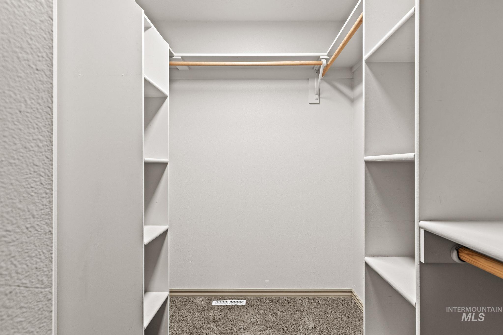 14940 Alkmaar St