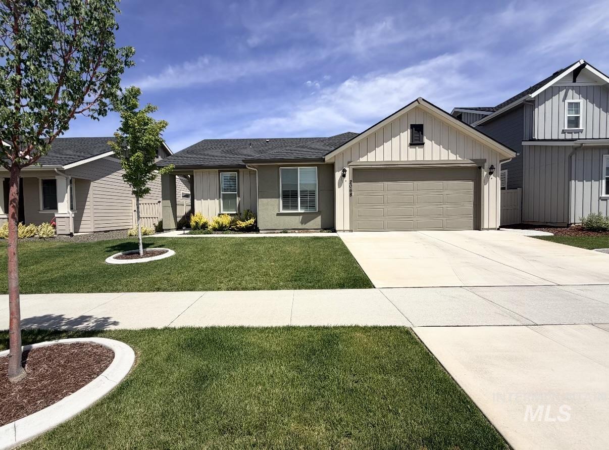2068 W Concha