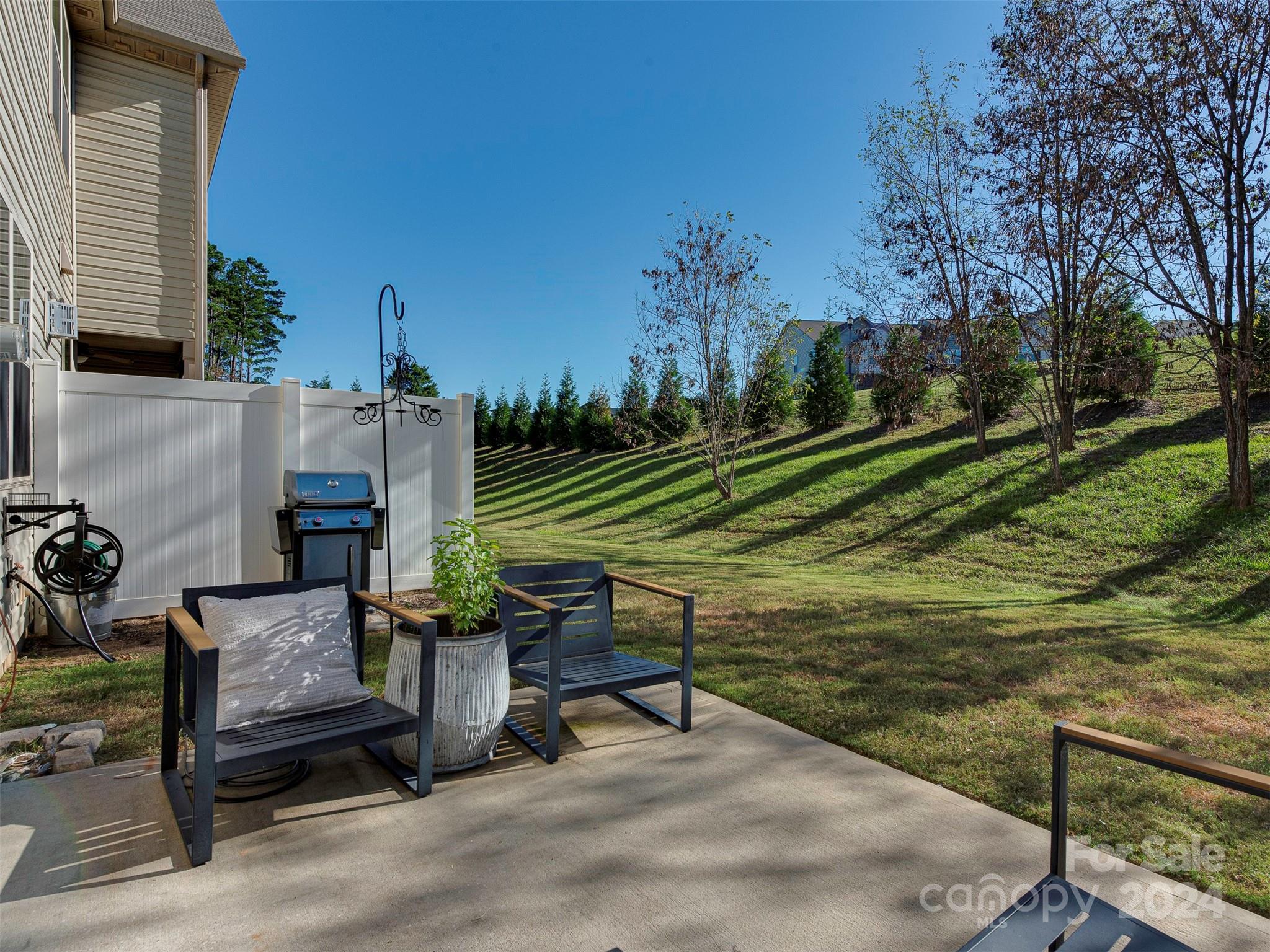 4023 Black Walnut Way
