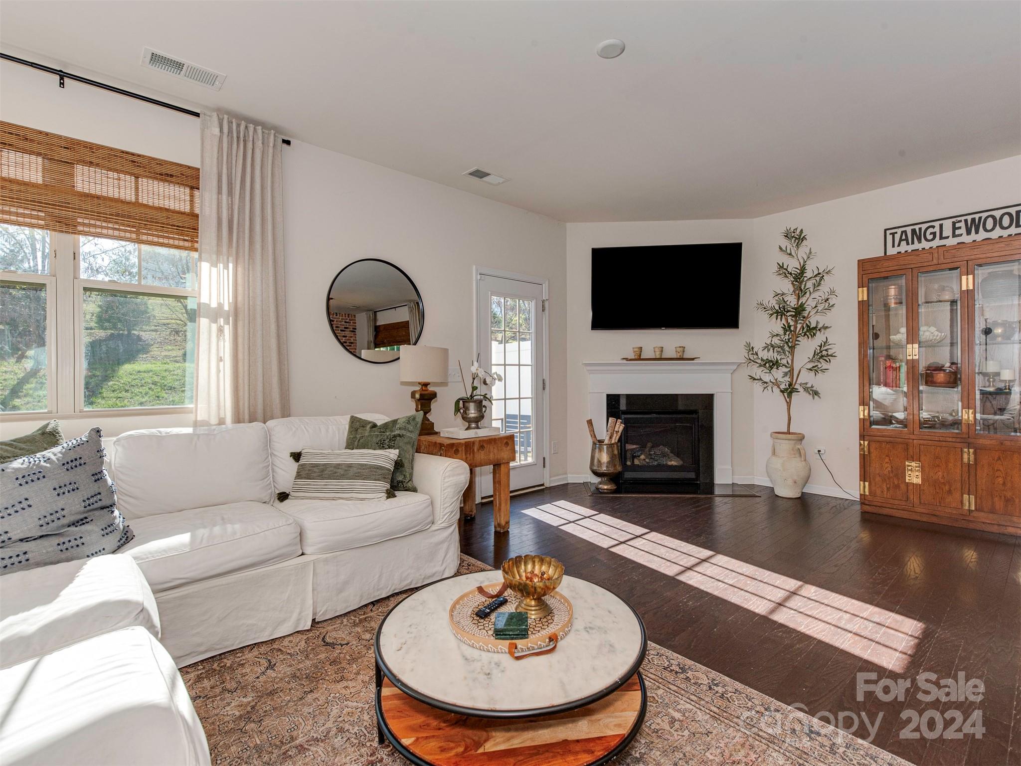 4023 Black Walnut Way