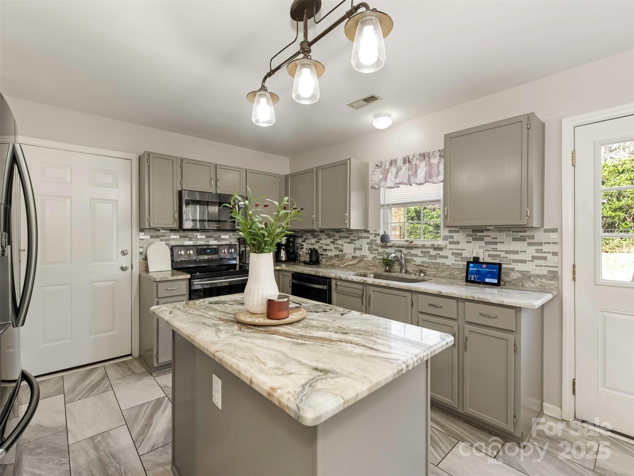 1103 Slate Ridge Road