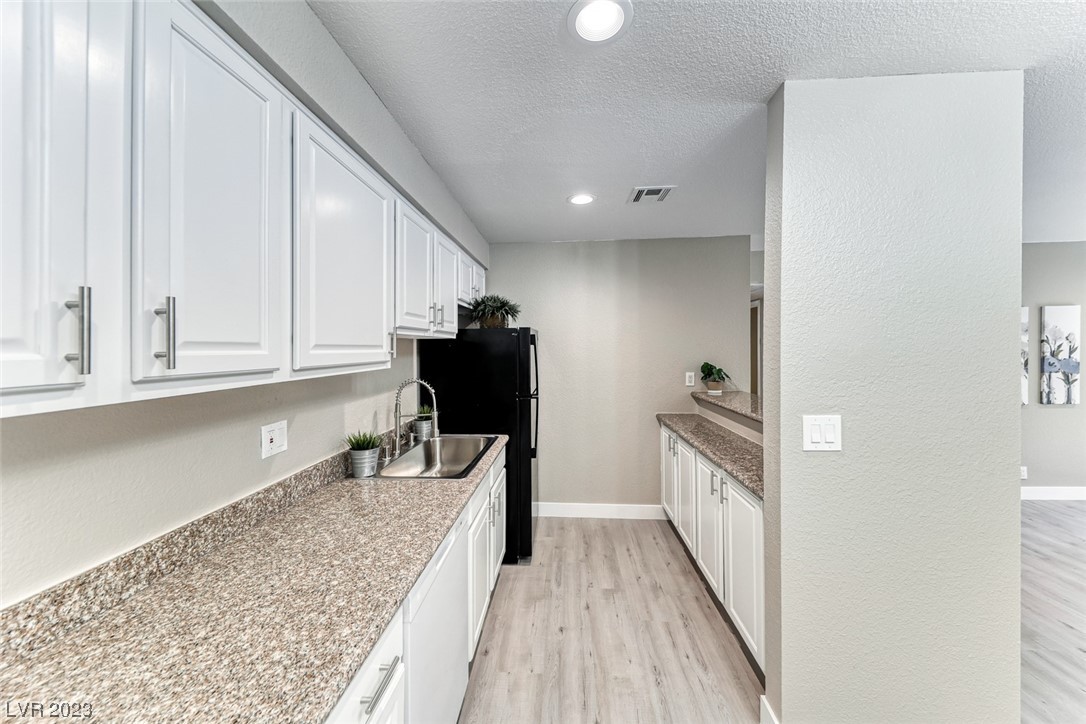 5041 River Glen Drive 90