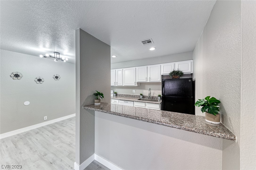 5041 River Glen Drive 90