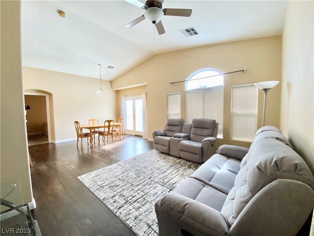 2078 Scanlon Ferry Court 101