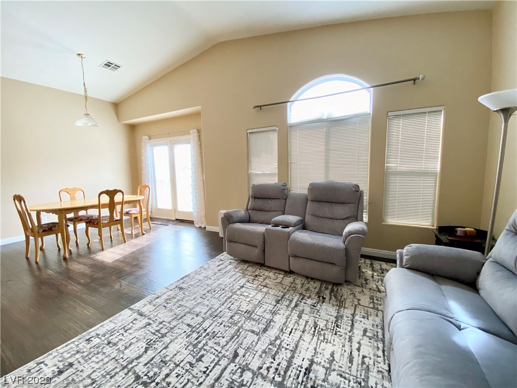 2078 Scanlon Ferry Court 101