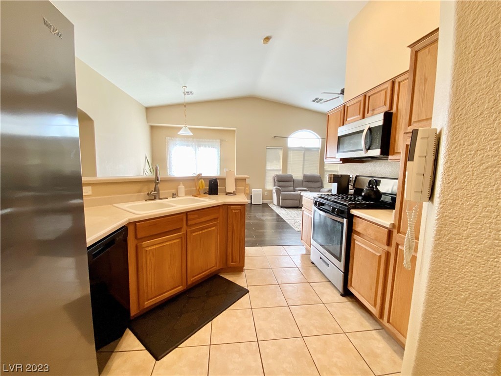 2078 Scanlon Ferry Court 101