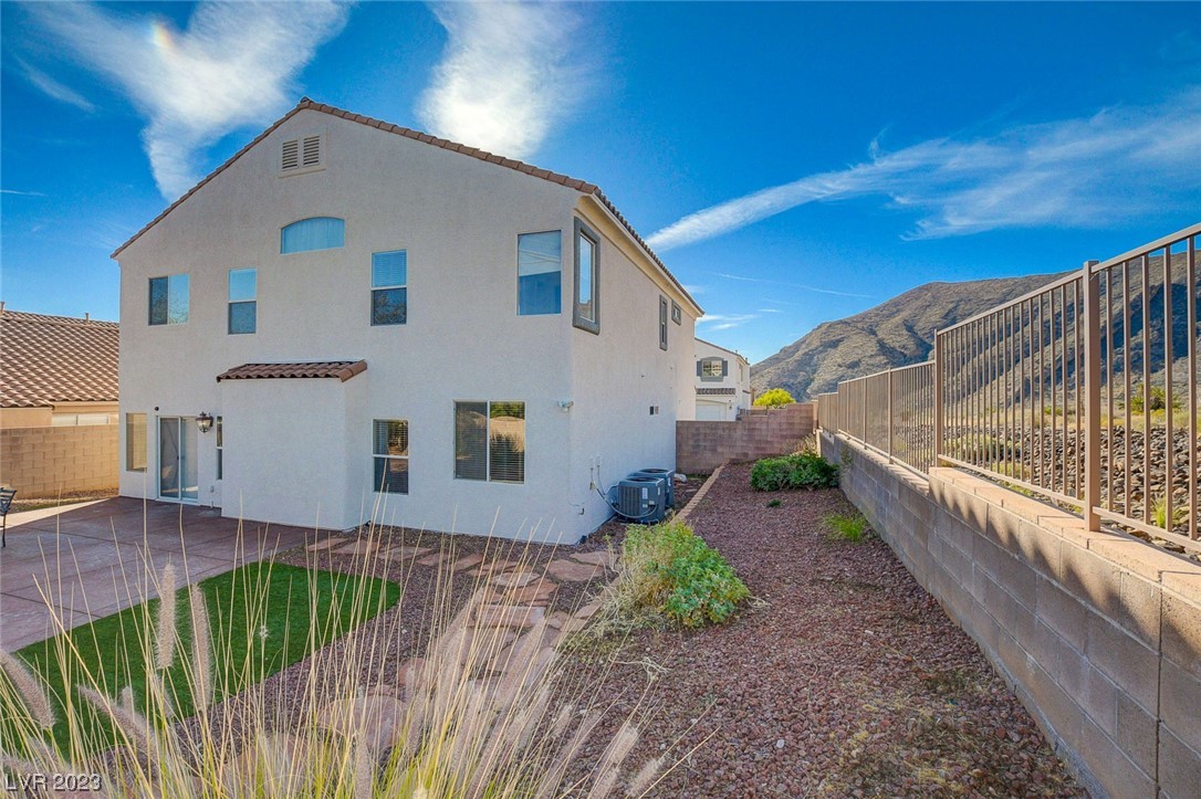 10772 Porter Mountain Court