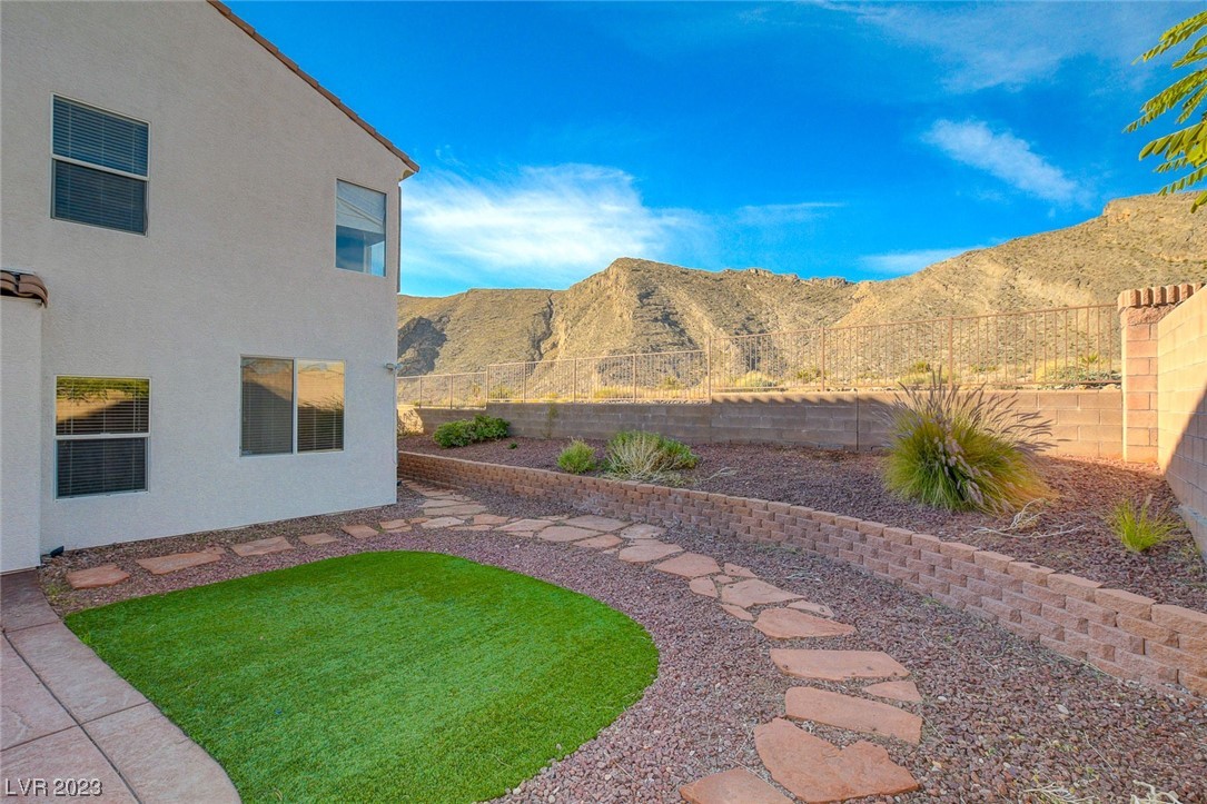 10772 Porter Mountain Court