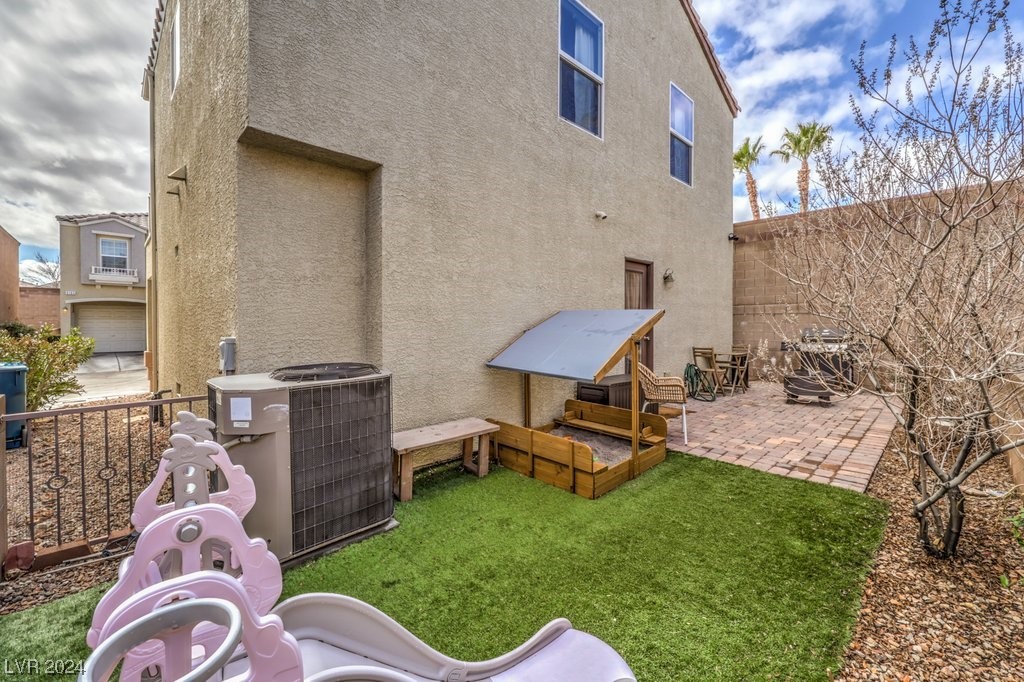 9164 Point Lace Court