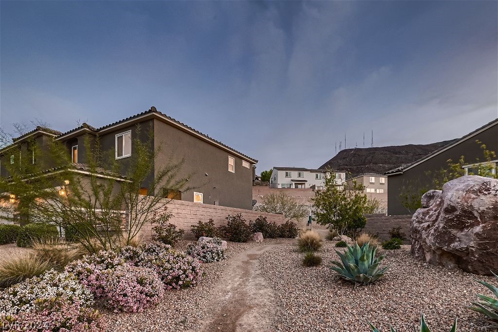 277 Rain Quail Way