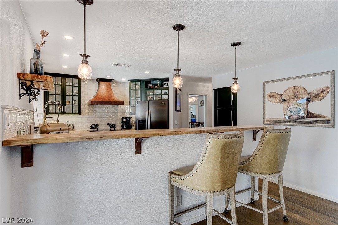 3167 Shadow Bluff Avenue